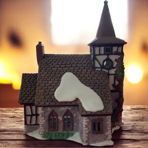 DICKENS' VILLAGE SERIES OLD MICHAEL CHURCH
Deportment 56 1992 / Vintage Church.